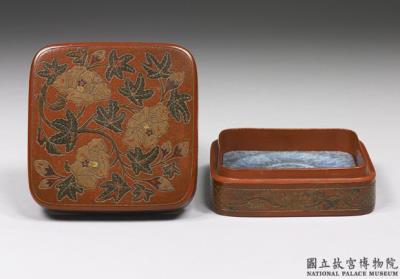 图片[2]-Square filled-in lacquer box with hollyhock decoration, Xuande reign, Ming dynasty, 16th century-China Archive